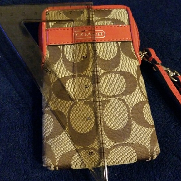 Coach wristlet phone and card holder - Picture 2 of 6